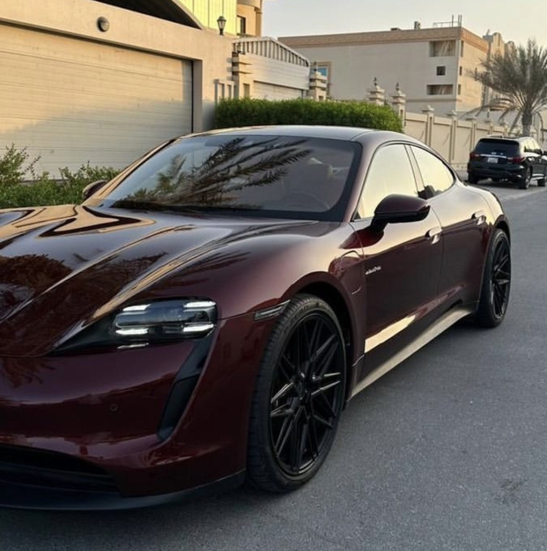 2021 PORSCHE TAYCAN fitted with Vossen HF-7 Silver Polished Wheel