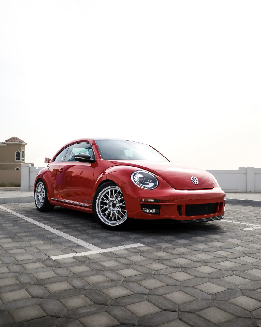 2020 VOLKSWAGEN BEETLE fitted with Fifteen52 Holeshot RSR Magnesium Grey Wheel
