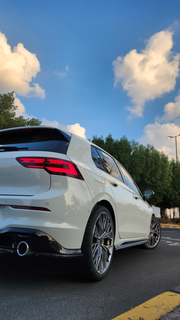 2022 VOLKSWAGEN GOLF gallery image 3