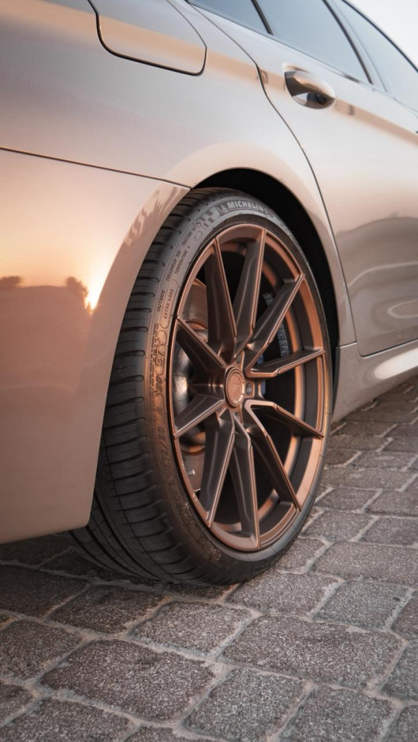 2022 BMW 5 SERIES gallery image 5