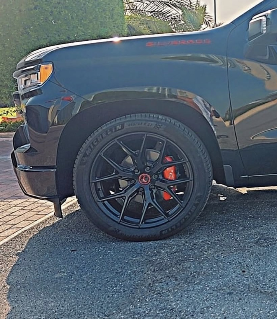 2024 CHEVROLET SILVERADO fitted with Vossen HF6-4 Custom Finish Wheel