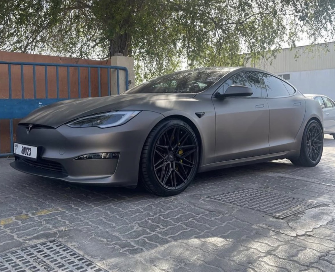 2023 TESLA MODEL S gallery image 3