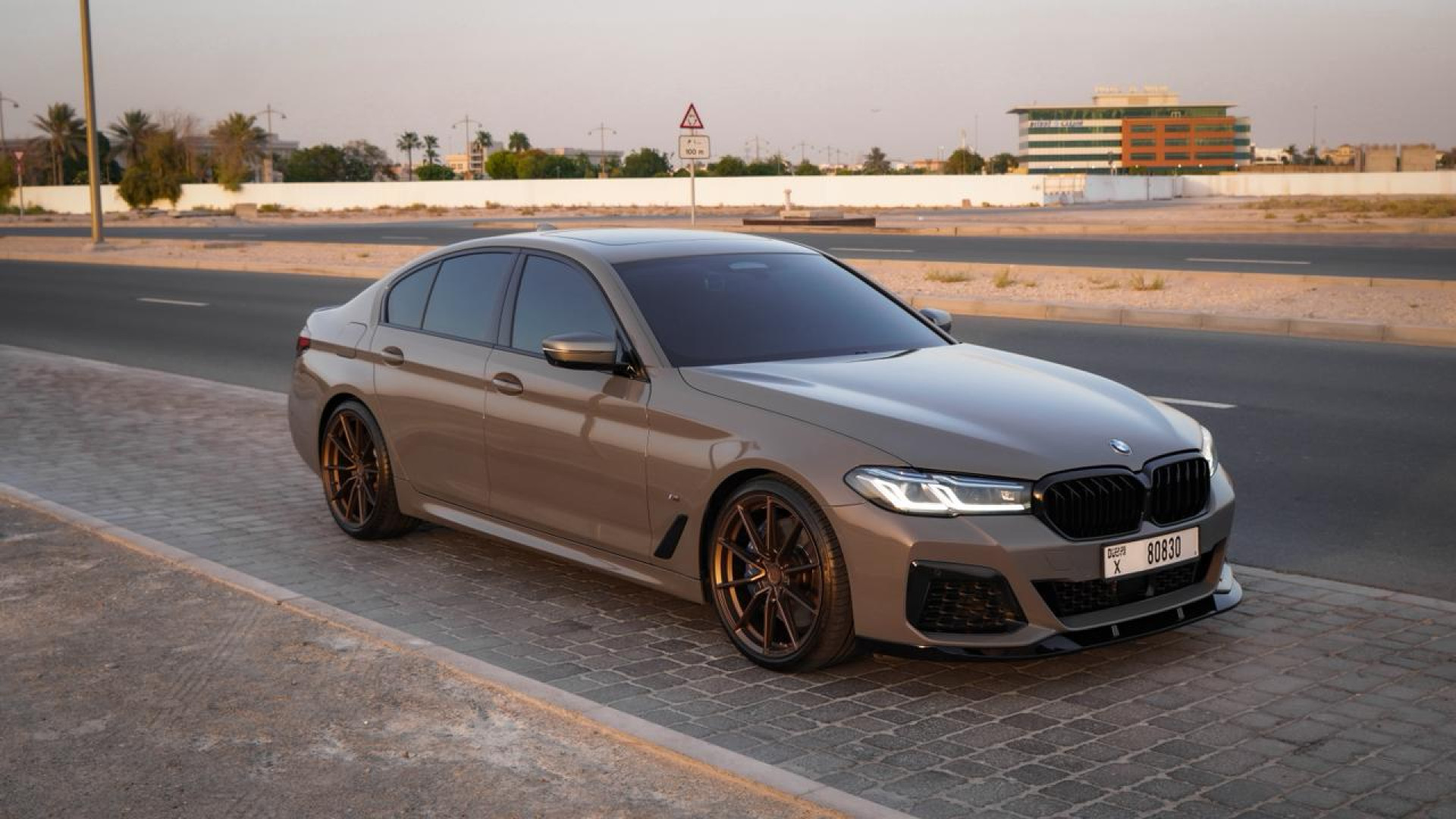 2022 BMW 5 SERIES gallery image 2