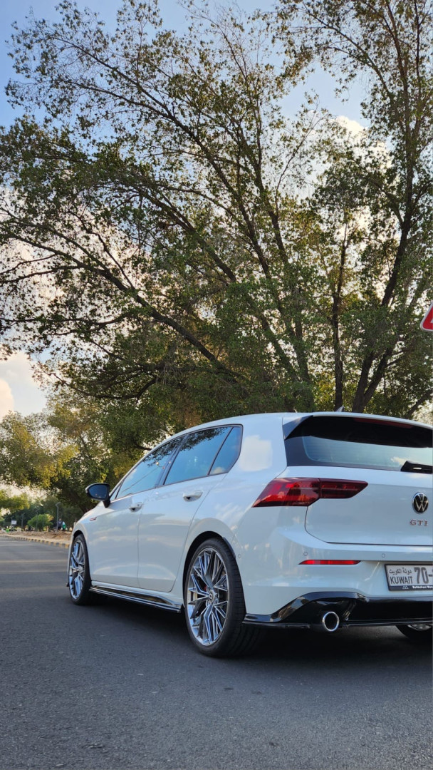 2022 VOLKSWAGEN GOLF gallery image 7