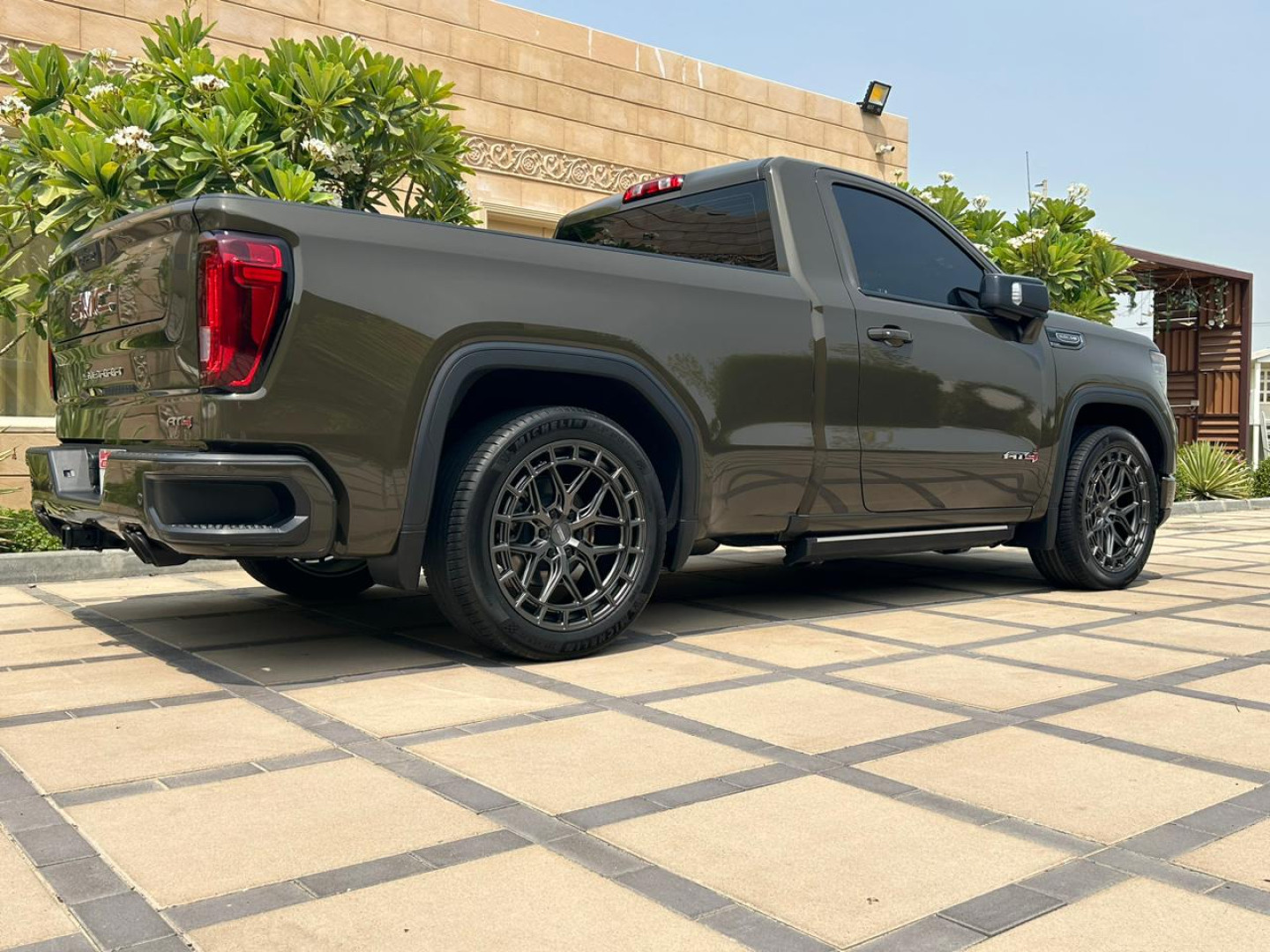 2023 GMC SIERRA fitted with Vossen HFX-1 (5 Lug) Custom Finish Wheel