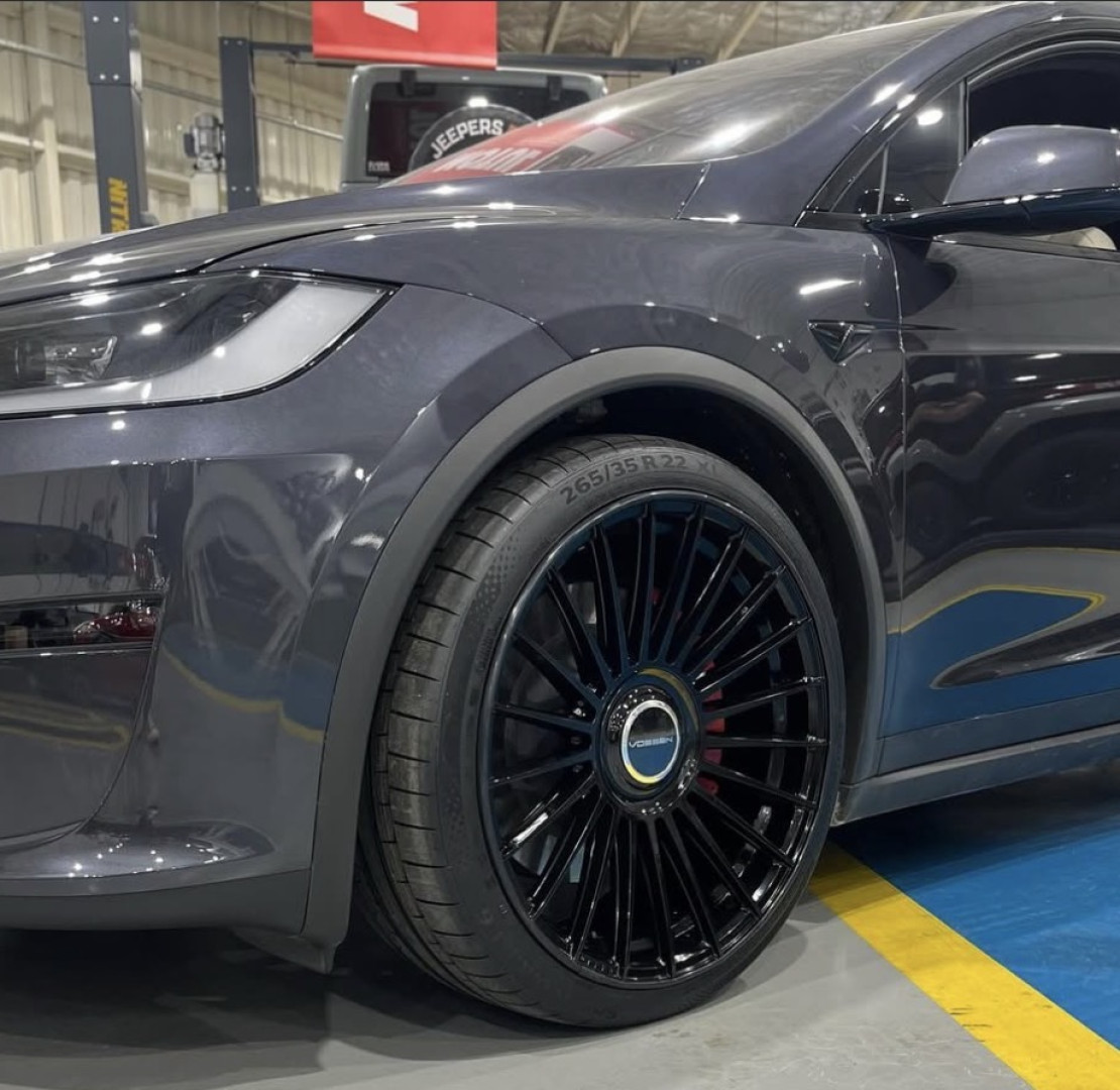 2023 TESLA X PLAID fitted with Vossen HF-8 Gloss Black Wheel