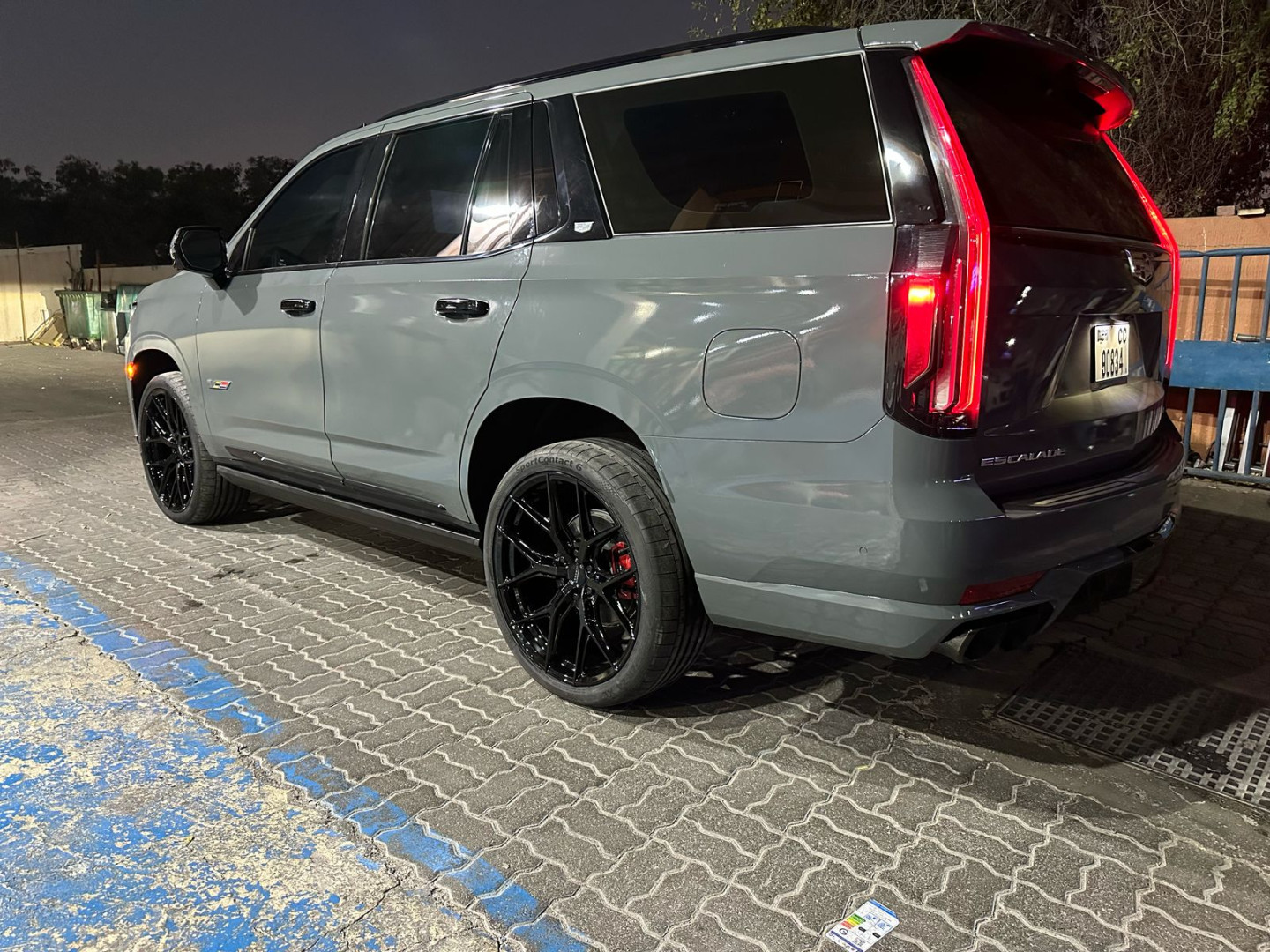 2024 CADILLAC ESCALADE gallery image 2