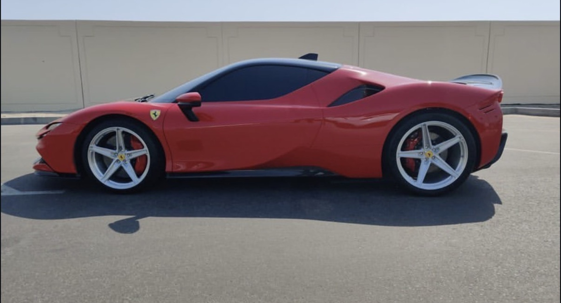 2021 FERRARI SF90