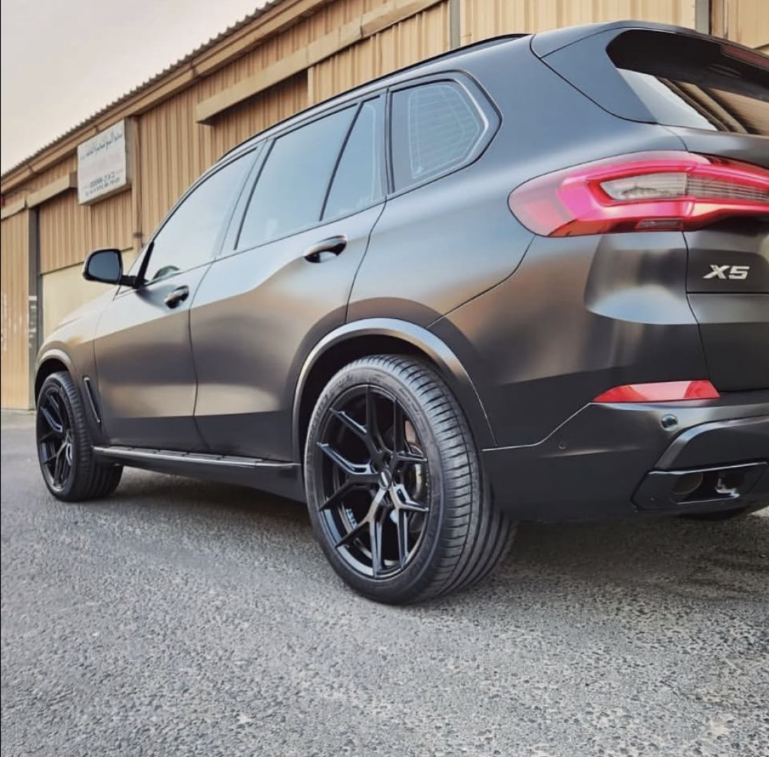 2023 BMW X5 gallery image 2