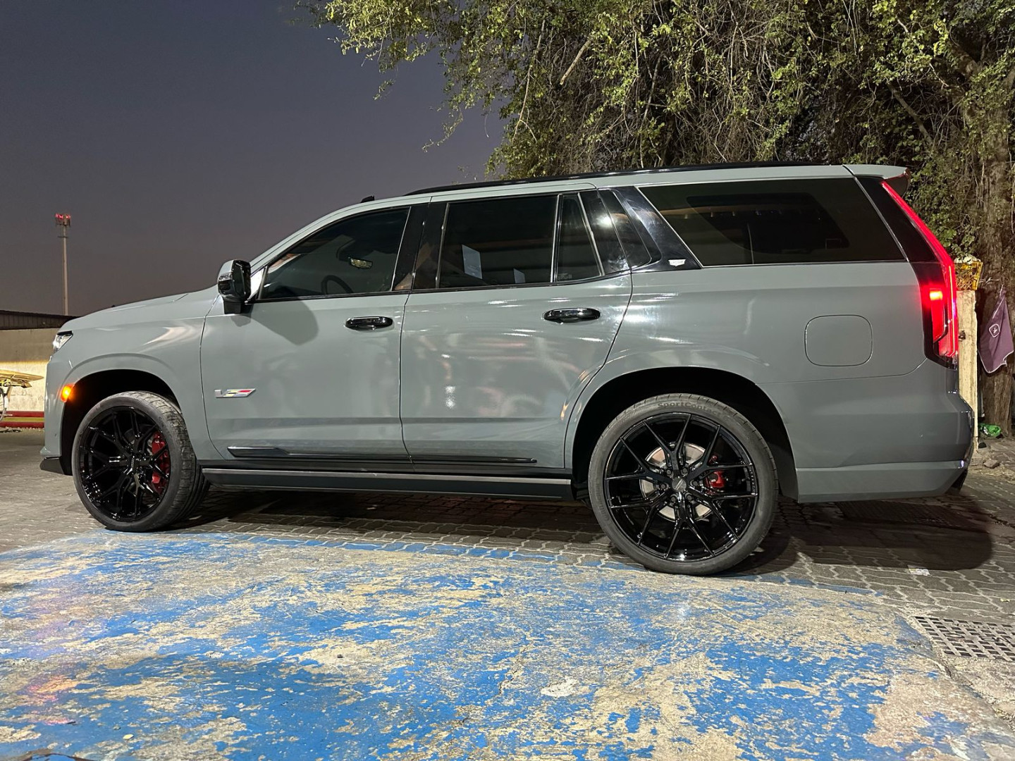 2024 CADILLAC ESCALADE gallery image 3