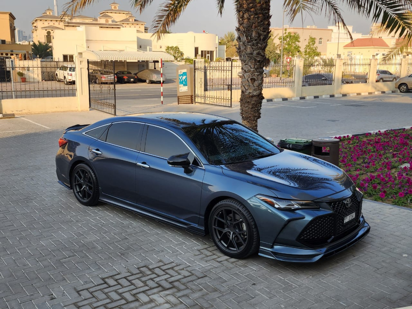 2023 TOYOTA AVALON gallery image 4
