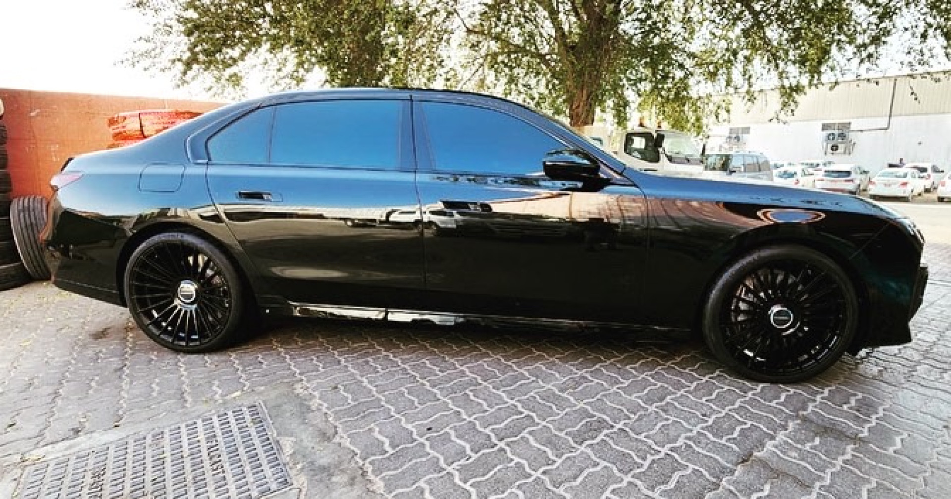 2023 BMW 7 SERIES gallery image 2