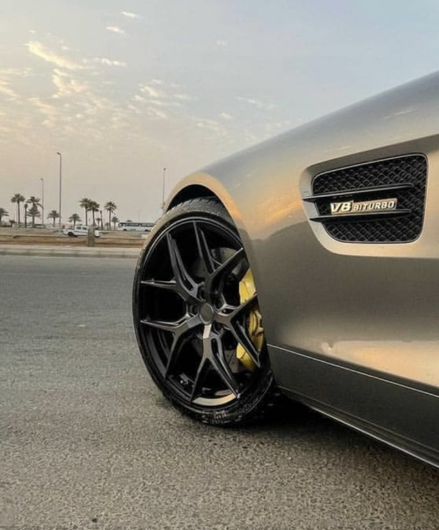 2022 MERCEDES BENZ AMG GT fitted with Vossen HF-5 Matte Gunmetal Wheel