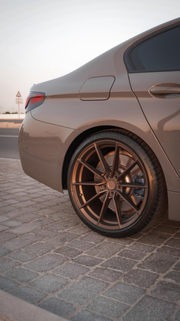 2022 BMW 5 SERIES gallery image 6