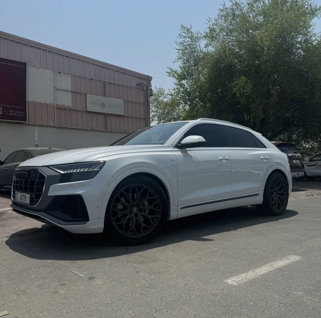2022 AUDI Q8 gallery image 3