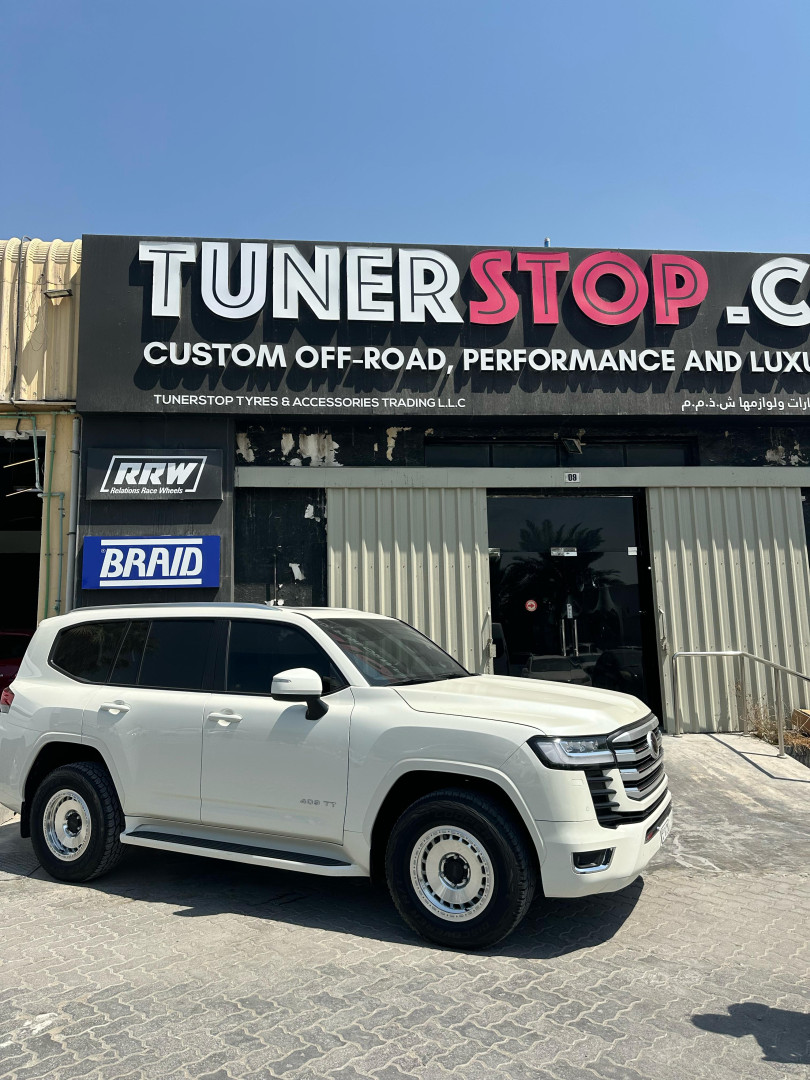 2023 TOYOTA LAND CRUISER 300