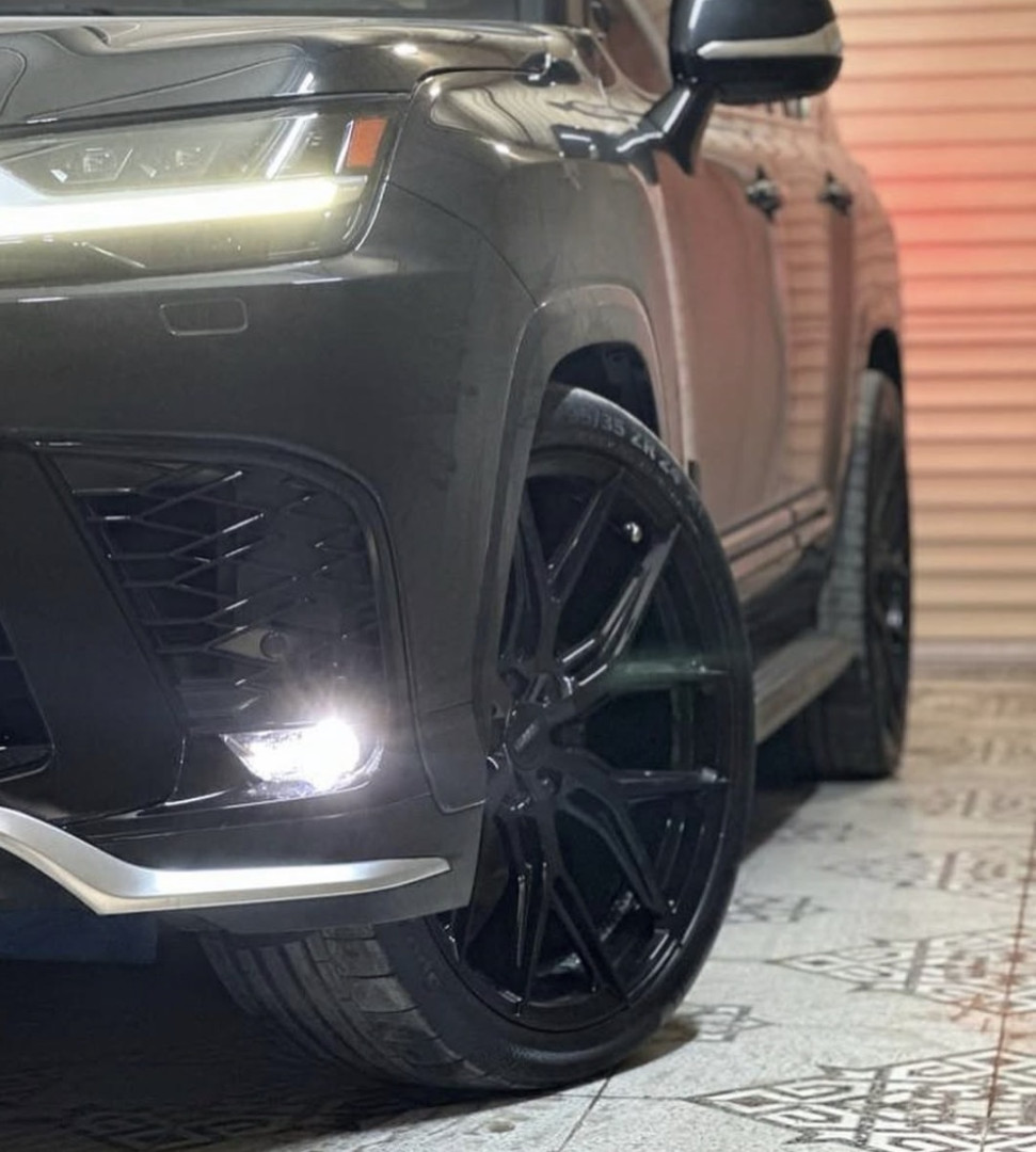 2023 LEXUS LX600
