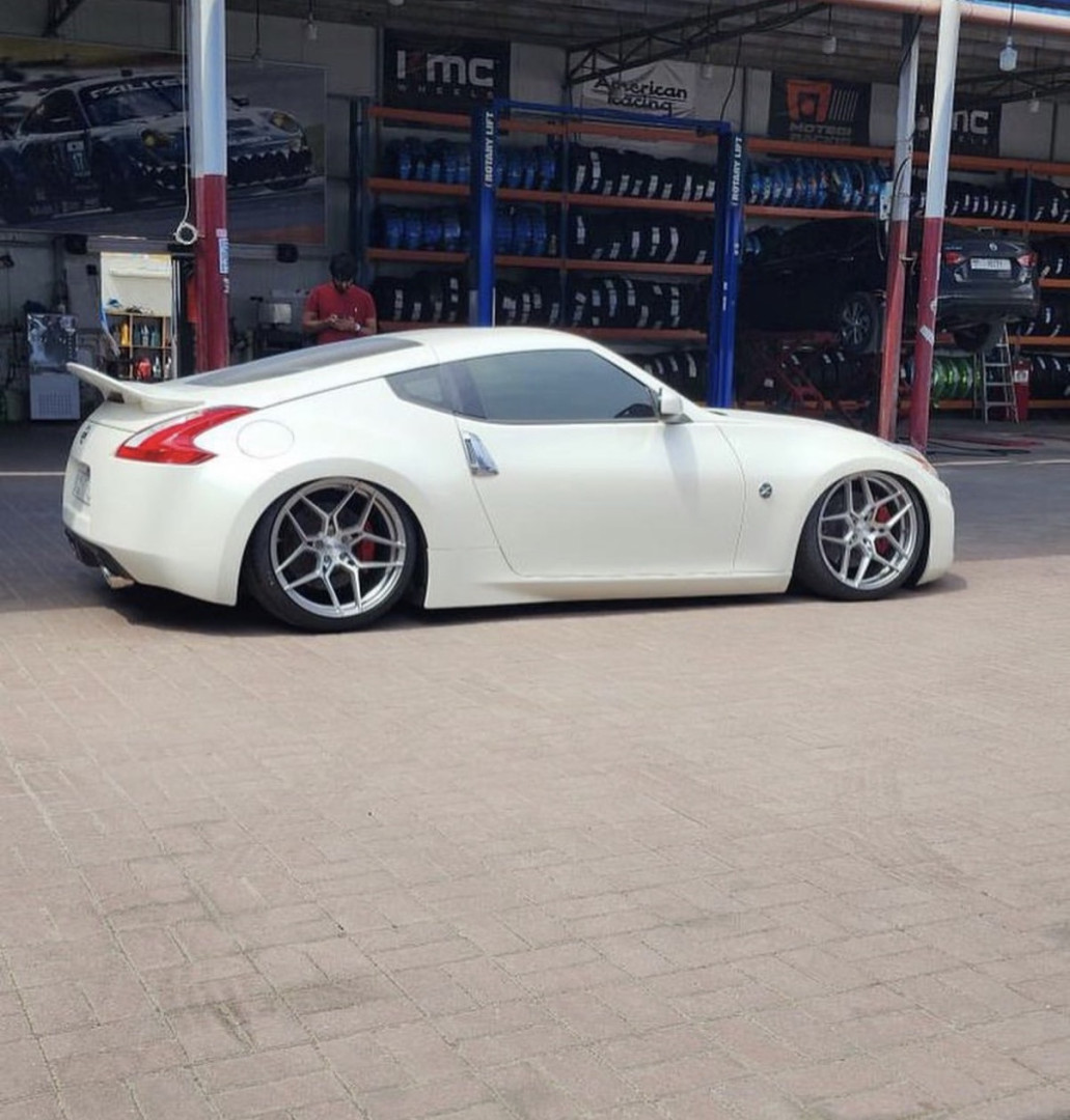 2016 NISSAN 370Z fitted with Rohana RFX11 Brushed Bronze Wheel