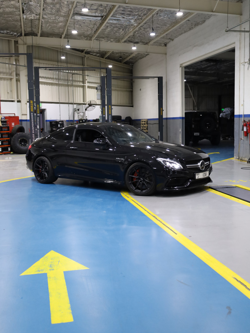 2017 MERCEDES BENZ C CLASS \ AMG CLASS fitted with Vossen HF-3 Gloss Graphite Polished Wheel