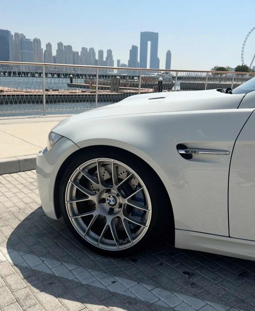 2013 BMW M3 E90/E92/E93 gallery image 2
