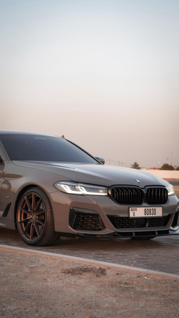 2022 BMW 5 SERIES gallery image 4