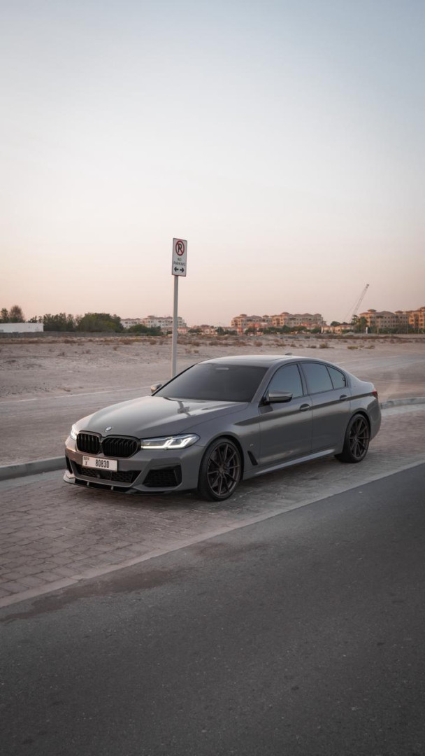 2022 BMW 5 SERIES gallery image 8