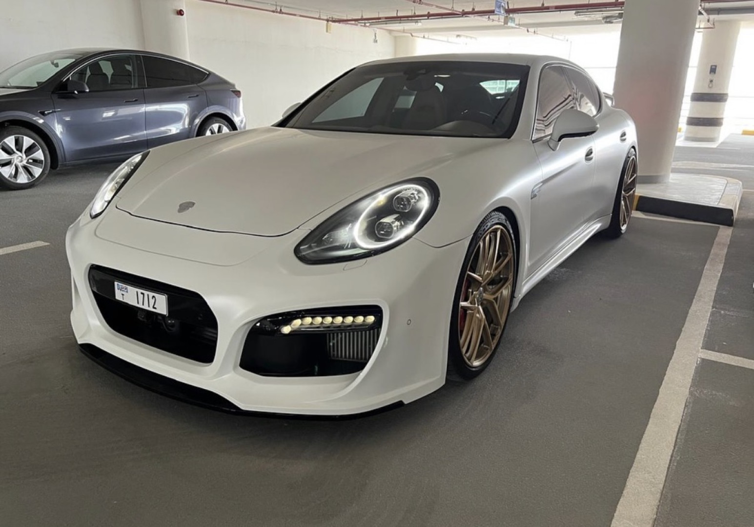 2014 PORSCHE PANAMERA gallery image 2