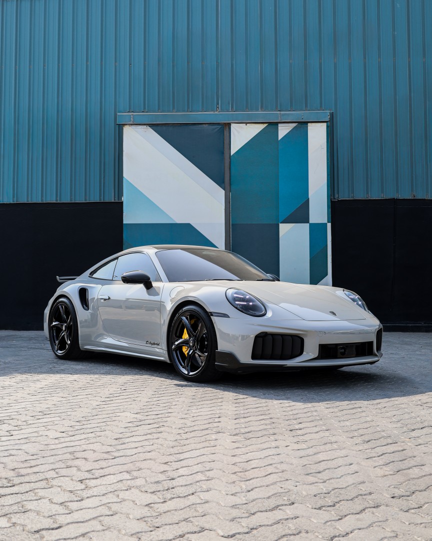2025 PORSCHE 911