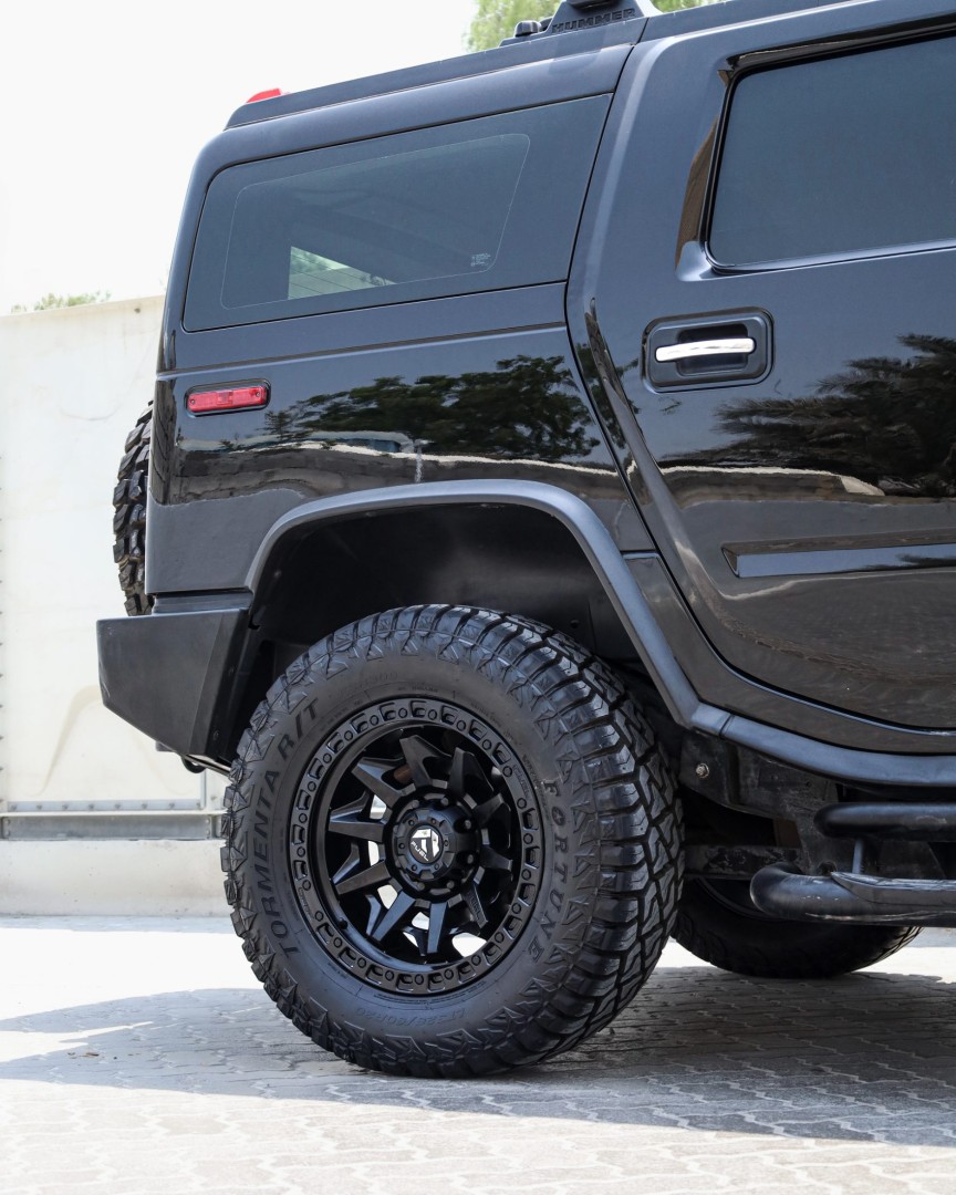 2009 GMC HUMMER H2 gallery image 3