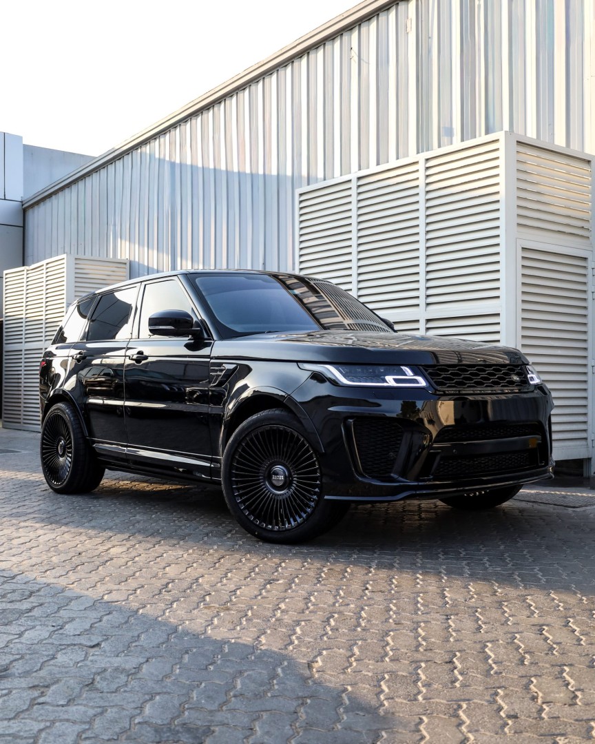 2016 LAND ROVER RANGE ROVER SPORT fitted with Designer LX-02 Gloss Black Wheel