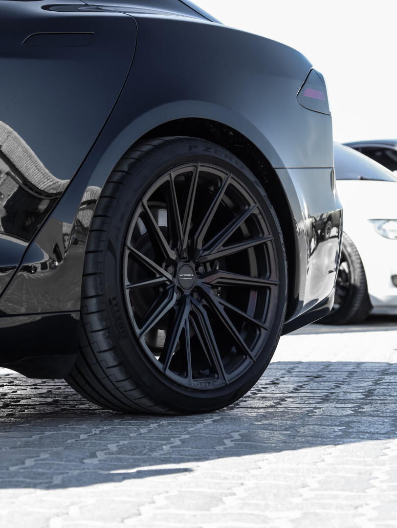 2024 TESLA MODEL S gallery image 2