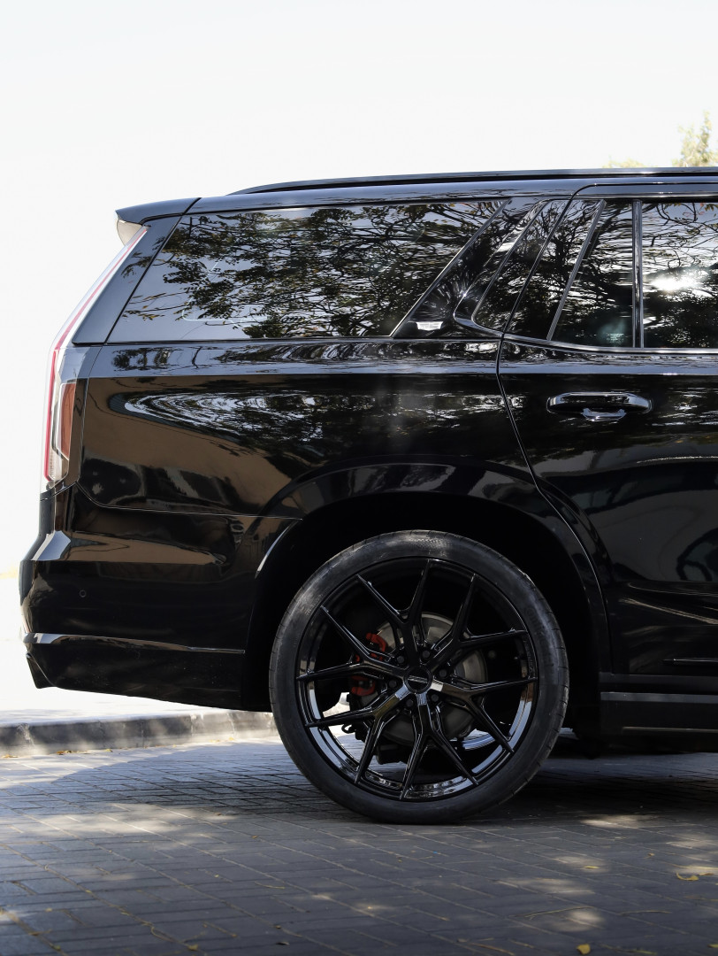 2023 CADILLAC ESCALADE gallery image 3