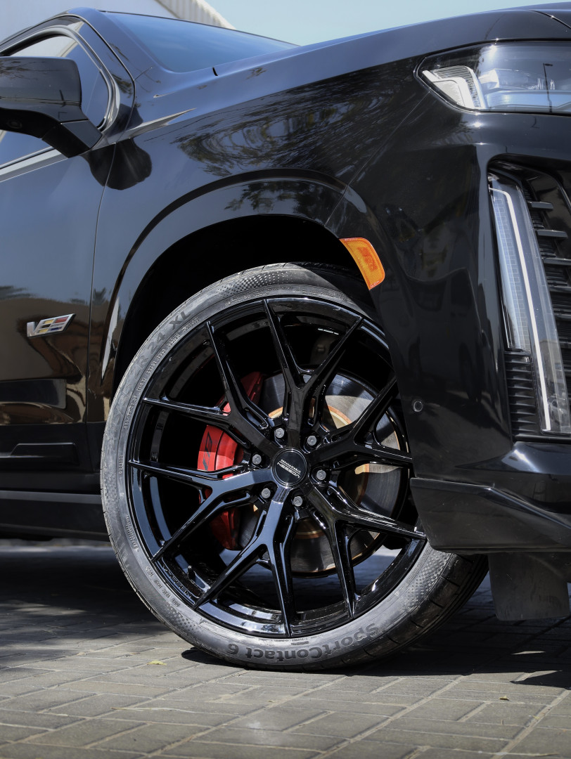 2023 CADILLAC ESCALADE gallery image 2