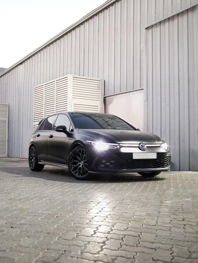 2022 VOLKSWAGEN GOLF fitted with Riviera RF108 Carbon Grigio Wheel