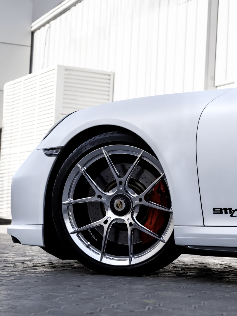 2014 PORSCHE 911 gallery image 9