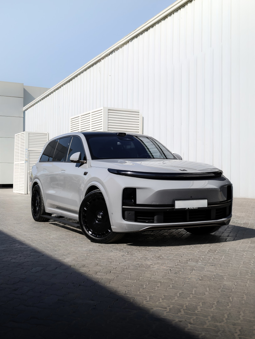 2025 LI AUTO L9 fitted with Designer LX-06 Brushed Silver Wheel