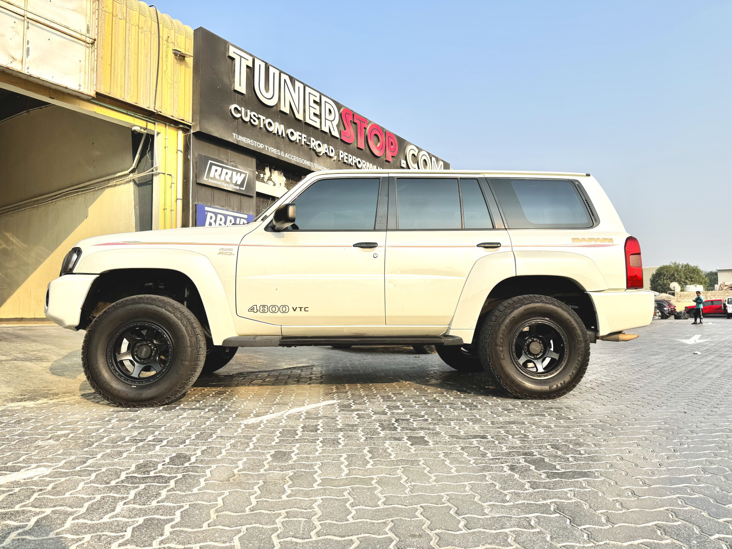 2016 NISSAN PATROL SUPER SAFARI / Y61/ V-TEC fitted with Relations Race Wheels RS2-H Forged Matte Black Wheel