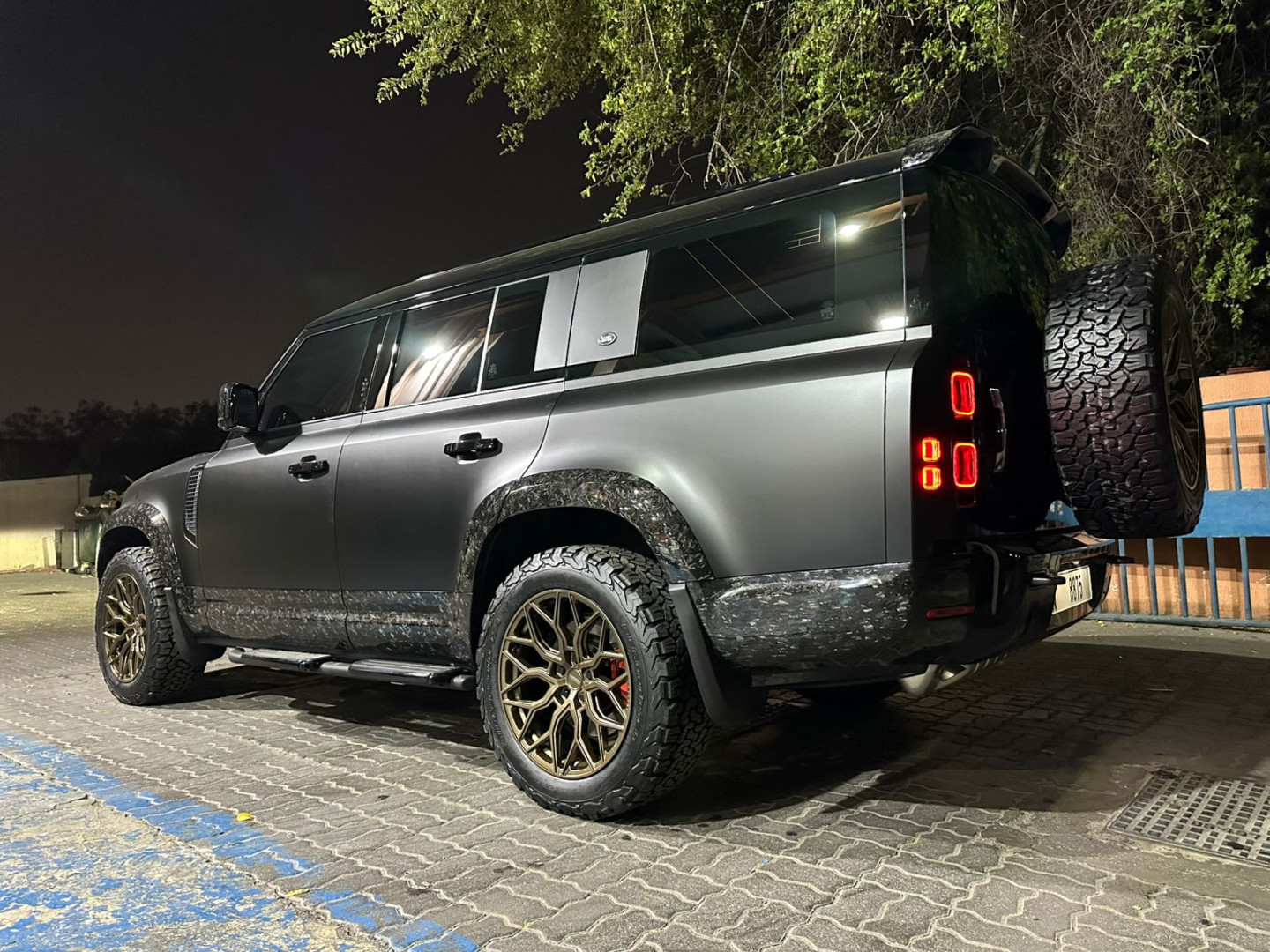 2025 LAND ROVER DEFENDER gallery image 2