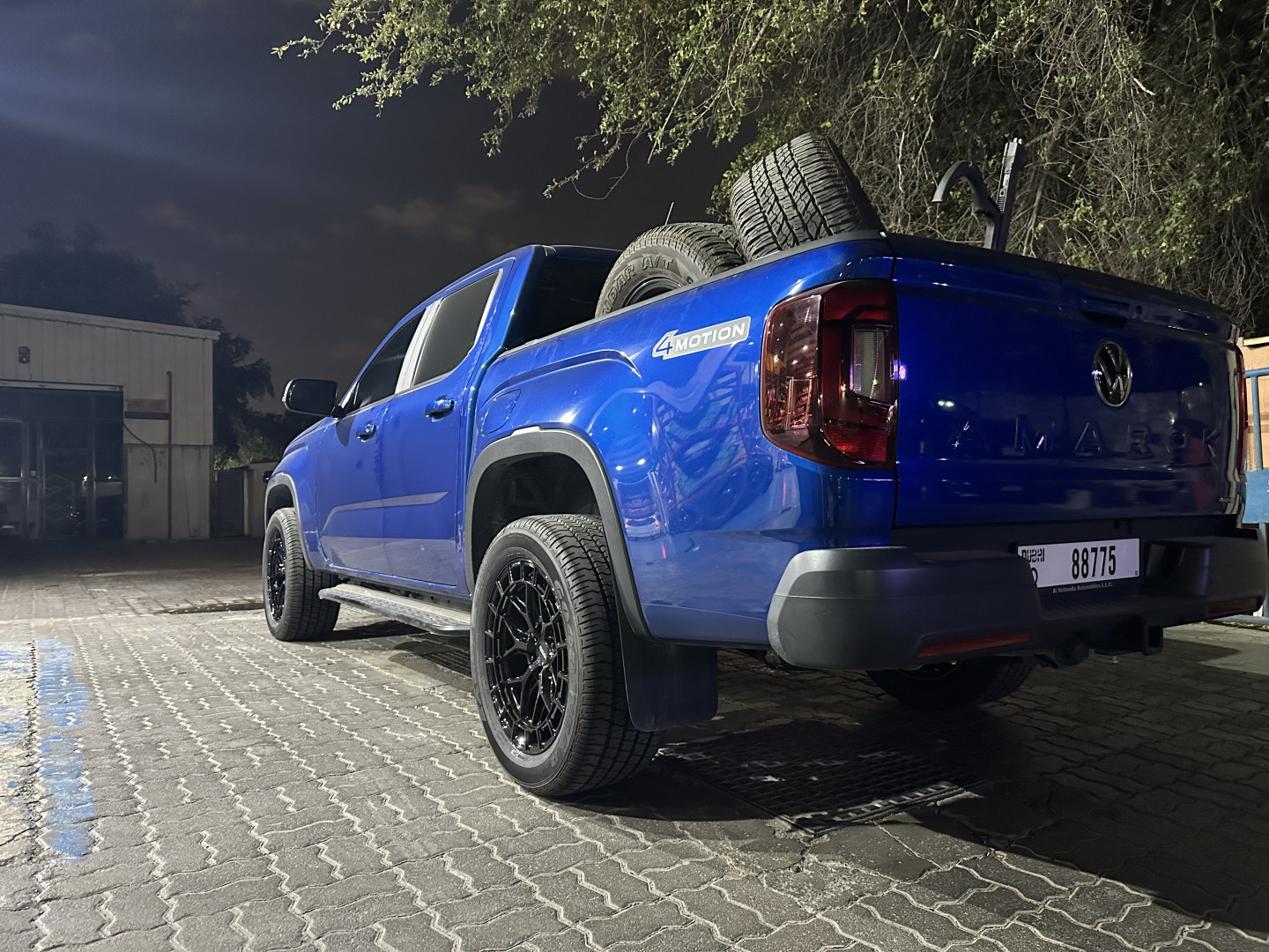 2023 VOLKSWAGEN AMAROK gallery image 4
