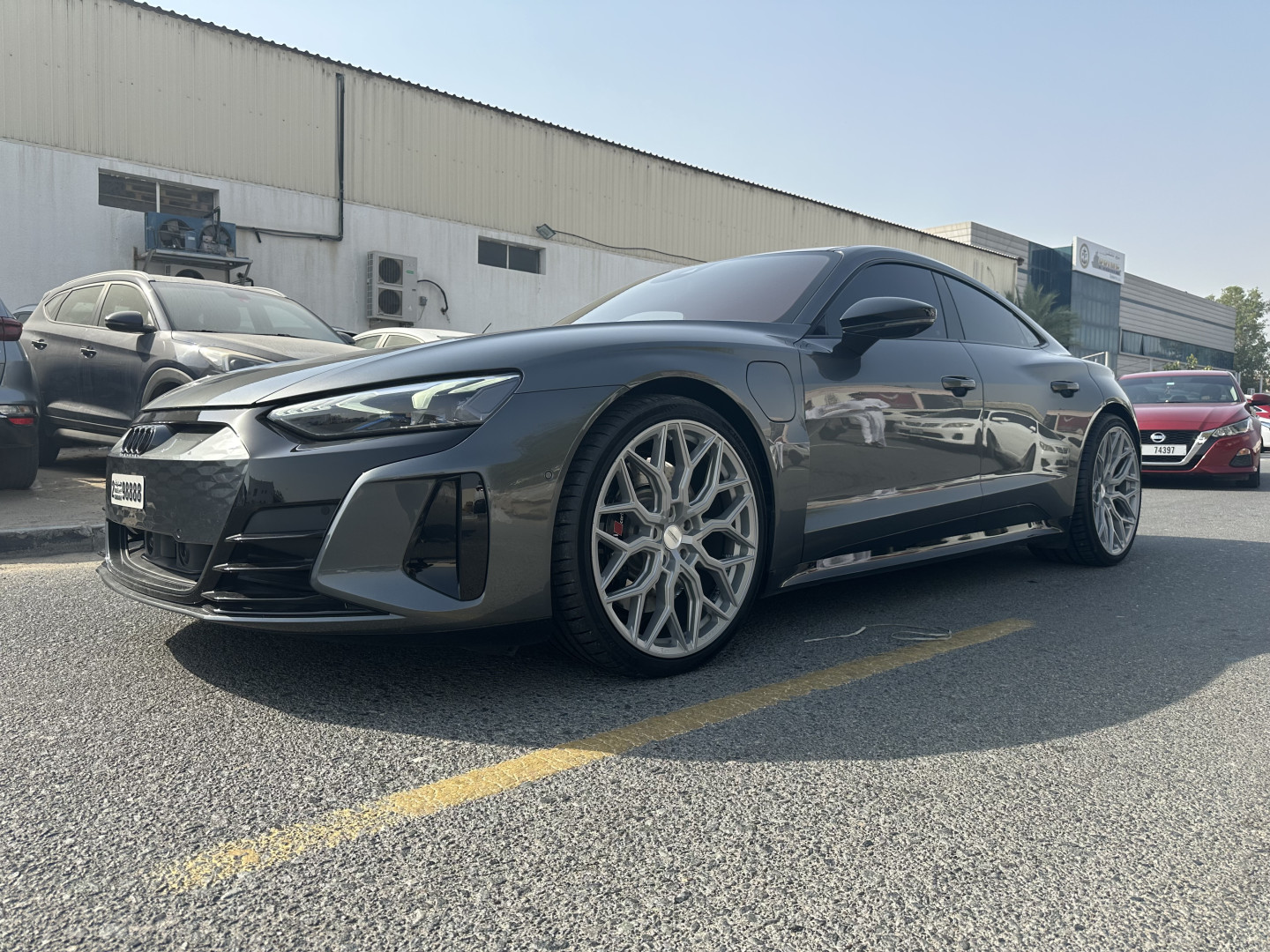 2022 AUDI E-TRON GT gallery image 4