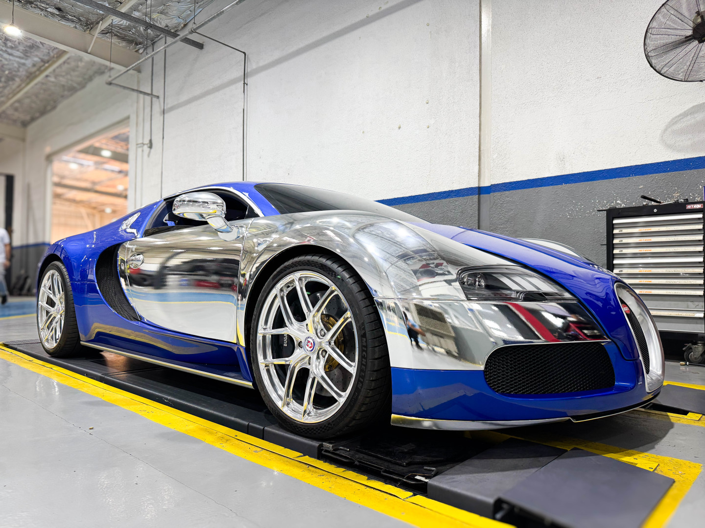 2013 BUGATTI VEYRON gallery image 2