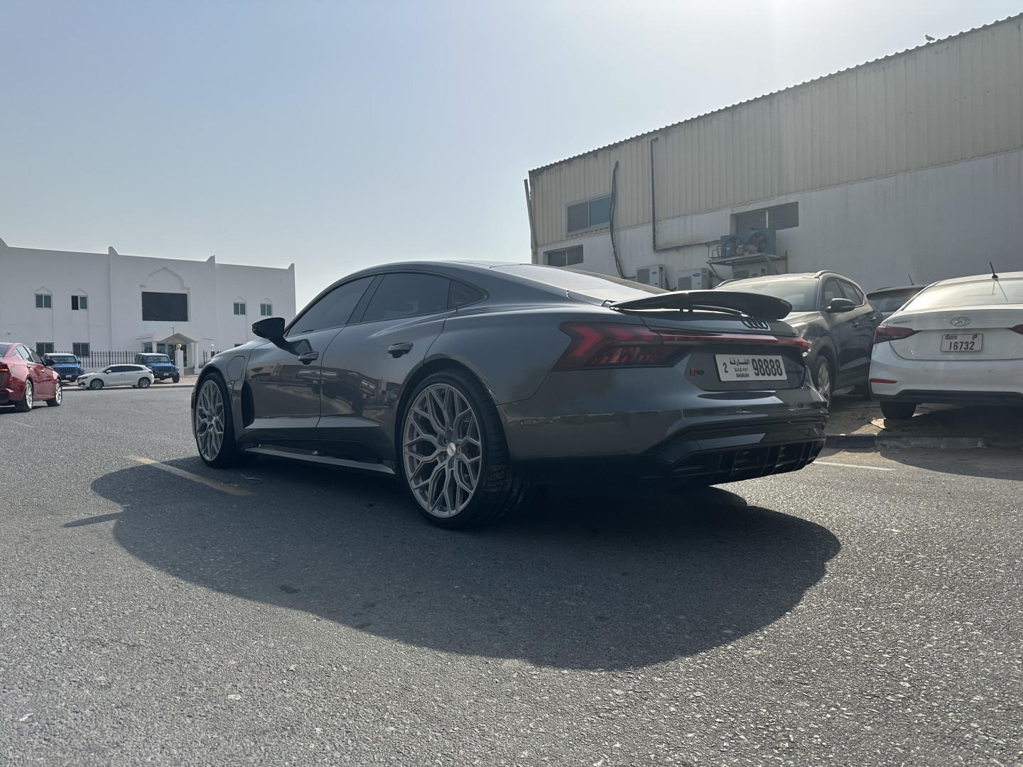 2022 AUDI E-TRON GT gallery image 2