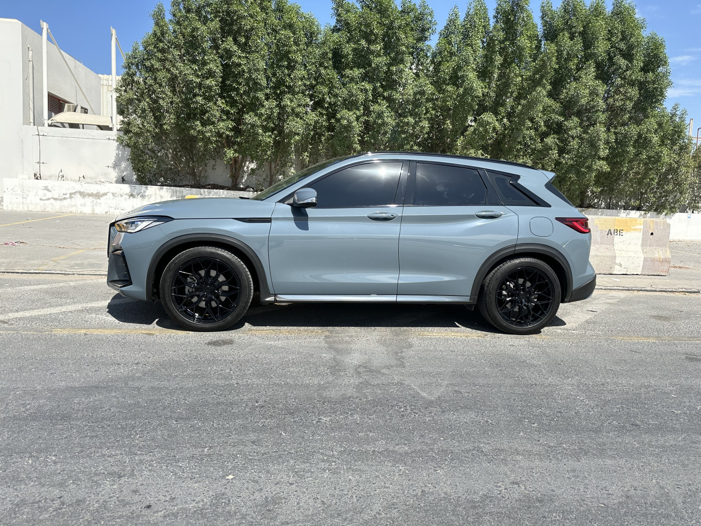 2024 INFINITI QX60 fitted with Riviera RF108 Gloss Black Wheel