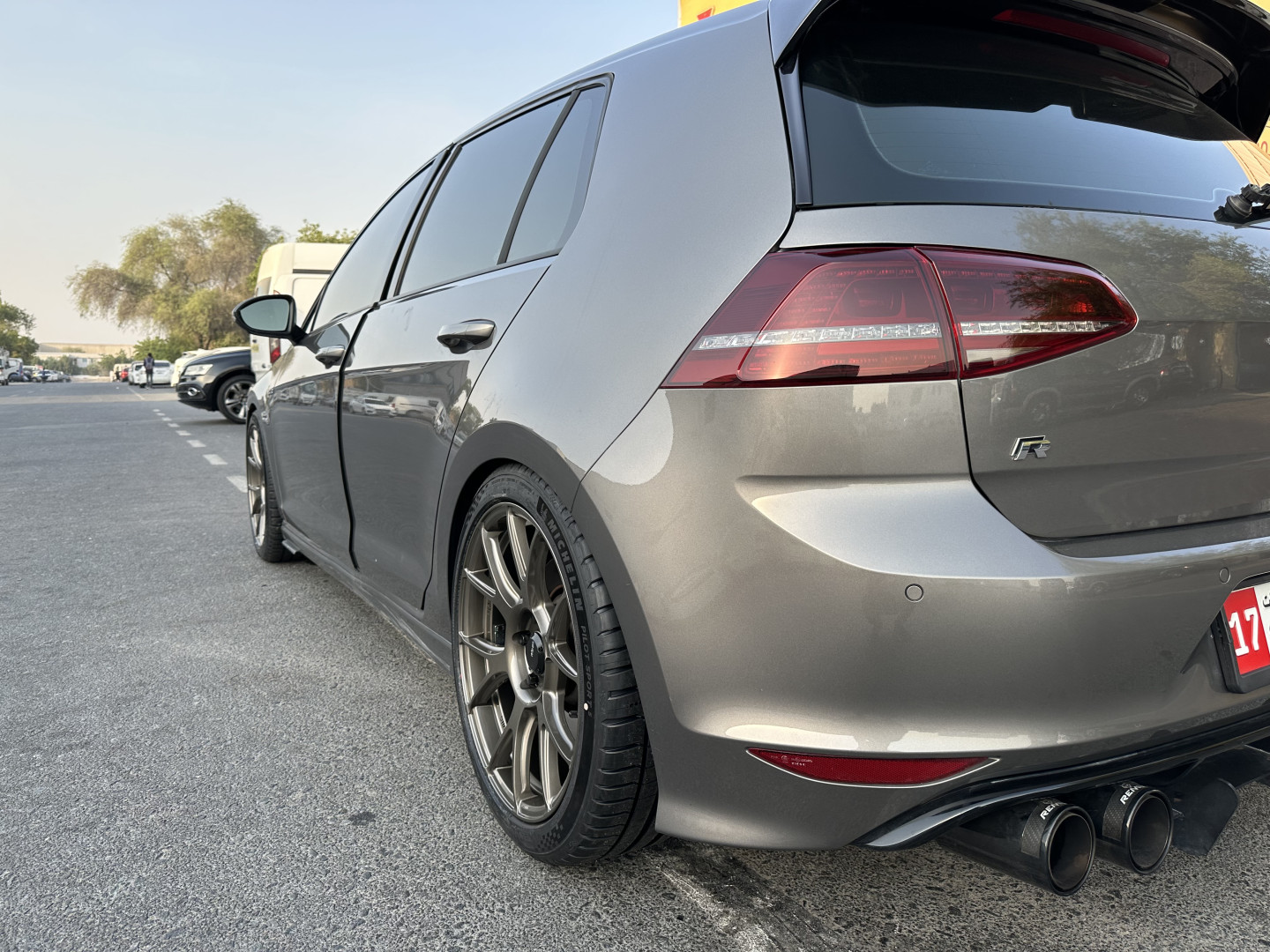 2015 VOLKSWAGEN GOLF fitted with Konig Ampliform Dark Metallic Graphite Wheel