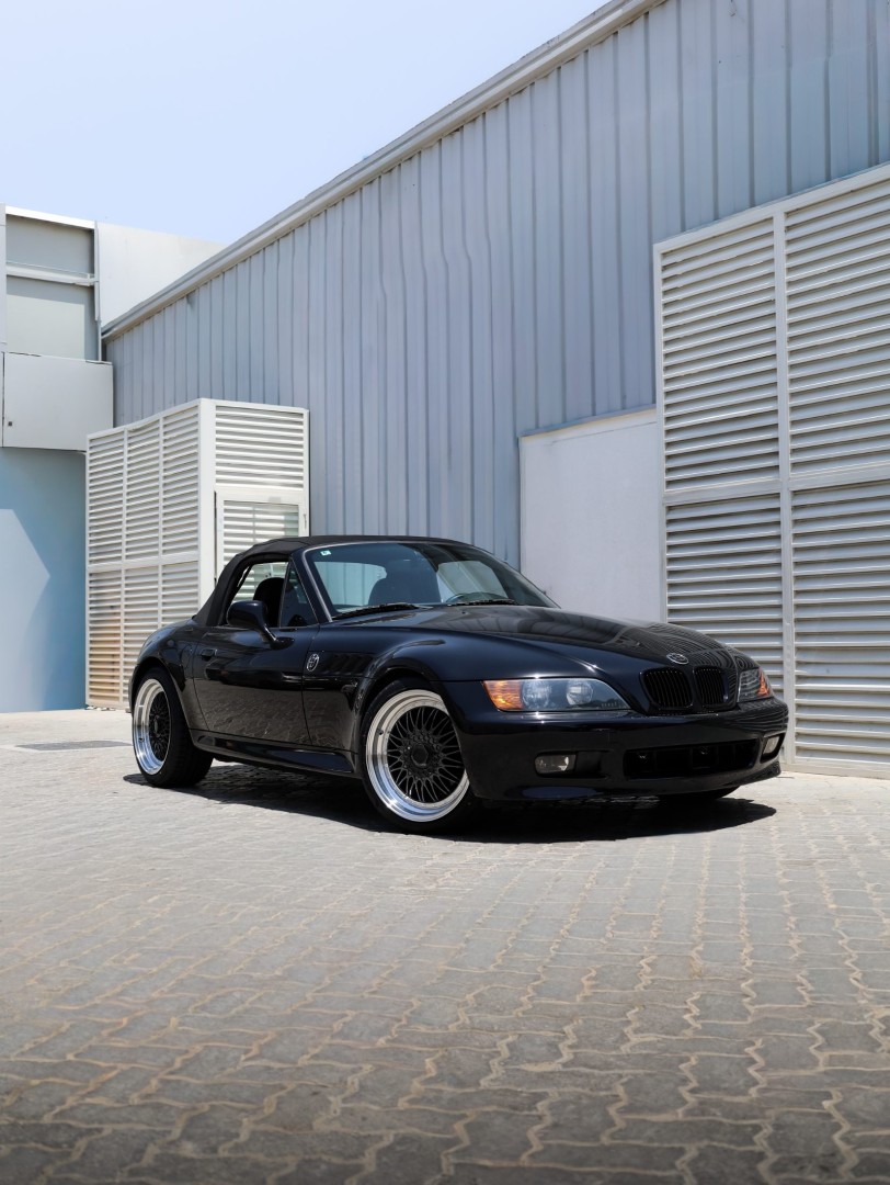 1999 BMW Z3 fitted with JR Wheels JR9 Silver w/ Machined Lip+Silver Rivets Wheel
