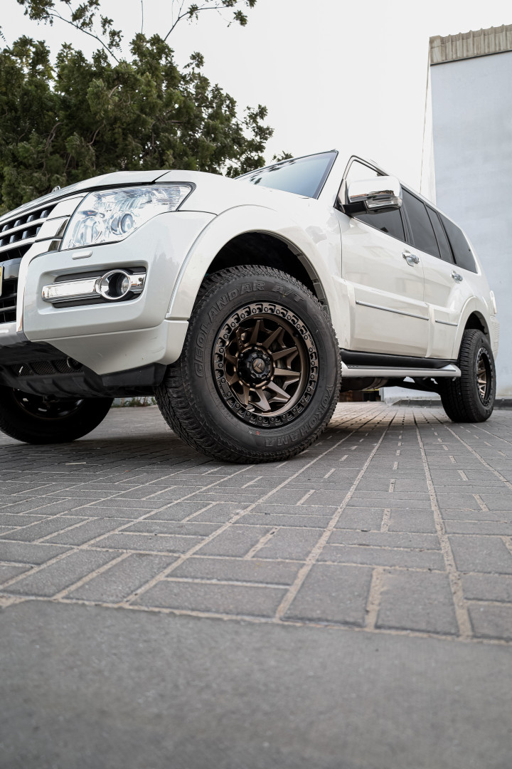 2016 MITSUBISHI PAJERO gallery image 5