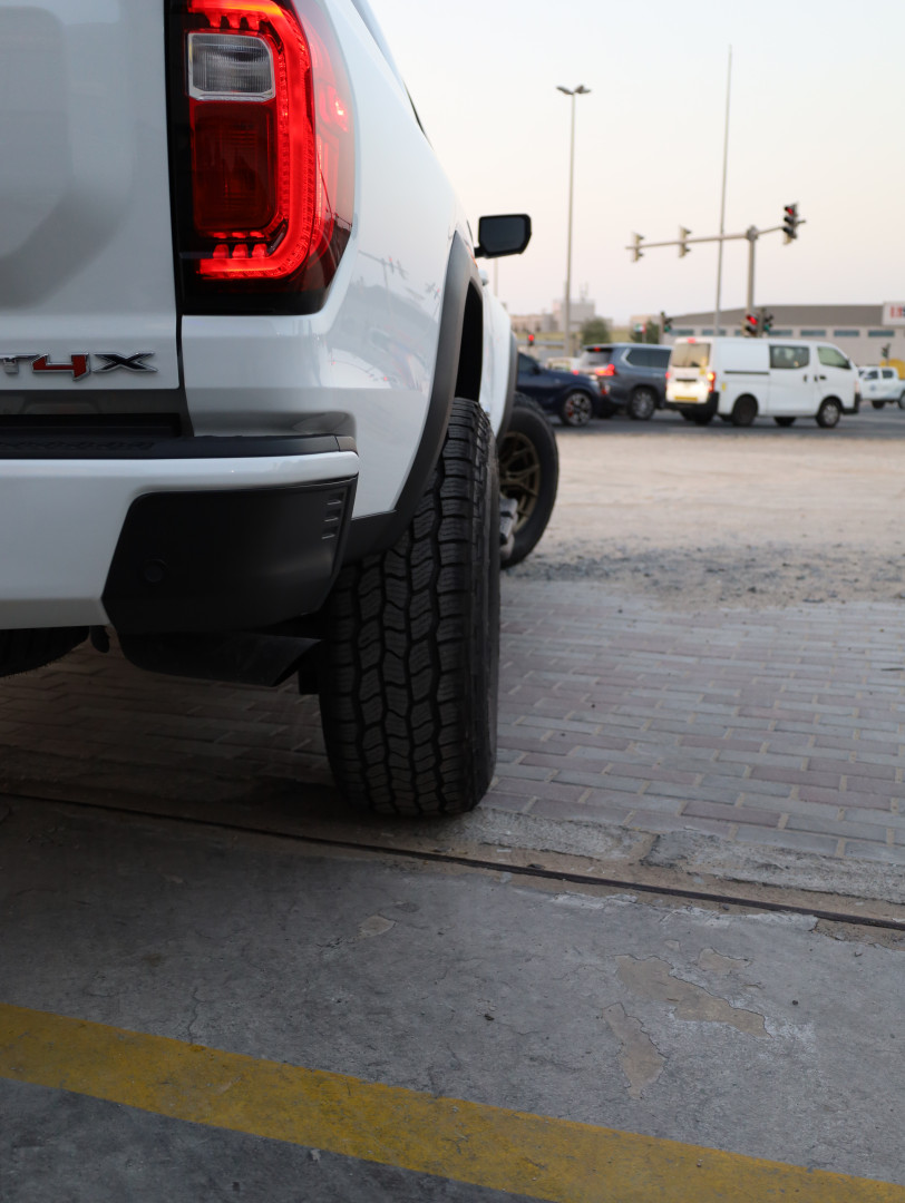 2025 GMC CANYON gallery image 7