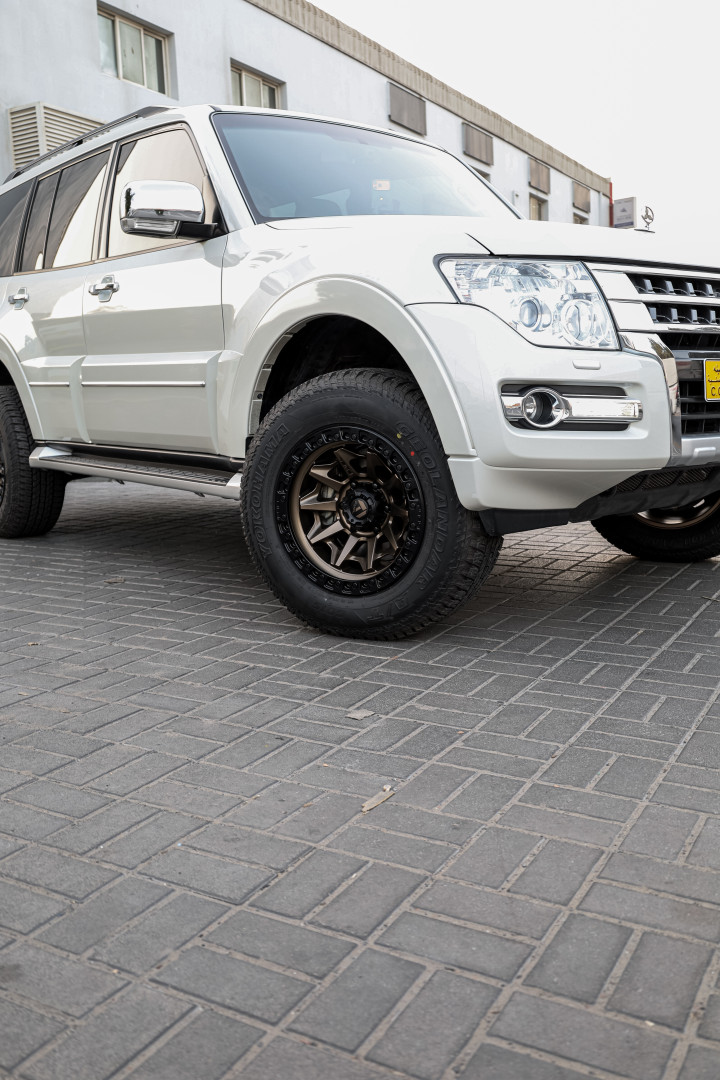 2016 MITSUBISHI PAJERO