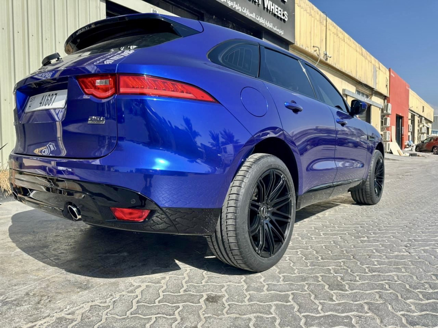 2019 JAGUAR F PACE gallery image 3
