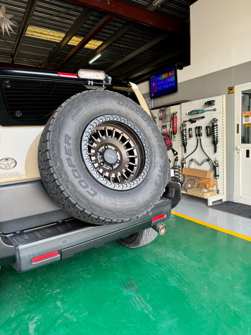 2015 TOYOTA FJ CRUISER gallery image 5